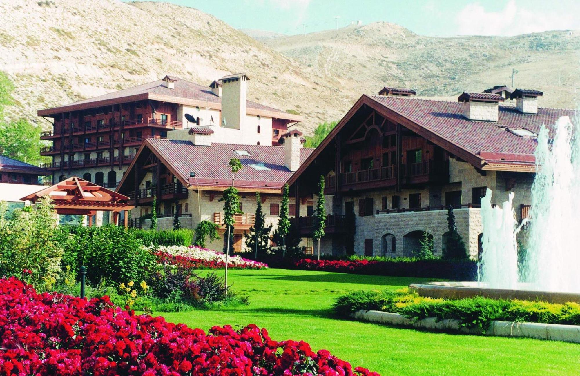 อินเตอร์คอนติเนนตัล มซาร์ เลบานอน เมาน์เท็น รีสอร์ต แอนด์ สปา Hotel Mzaar Kfardebian ภายนอก รูปภาพ