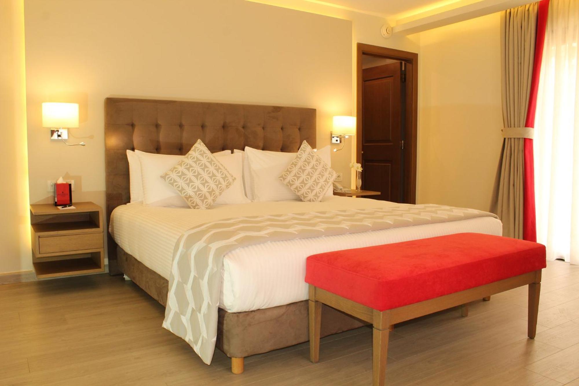 อินเตอร์คอนติเนนตัล มซาร์ เลบานอน เมาน์เท็น รีสอร์ต แอนด์ สปา Hotel Mzaar Kfardebian ภายนอก รูปภาพ