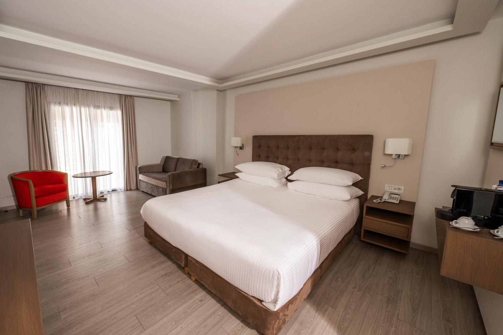 อินเตอร์คอนติเนนตัล มซาร์ เลบานอน เมาน์เท็น รีสอร์ต แอนด์ สปา Hotel Mzaar Kfardebian ภายนอก รูปภาพ