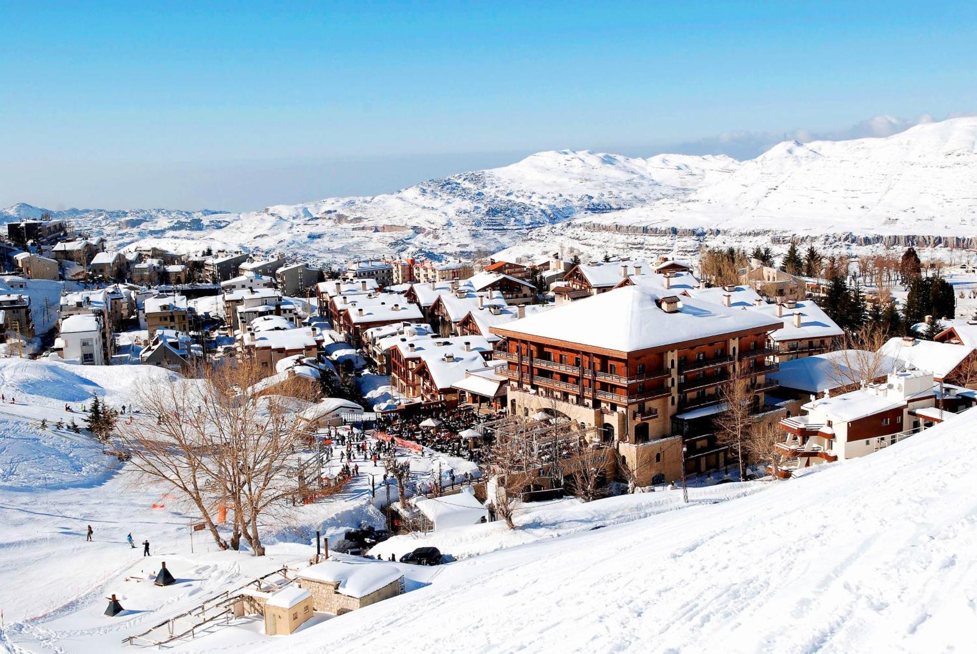 อินเตอร์คอนติเนนตัล มซาร์ เลบานอน เมาน์เท็น รีสอร์ต แอนด์ สปา Hotel Mzaar Kfardebian ภายนอก รูปภาพ